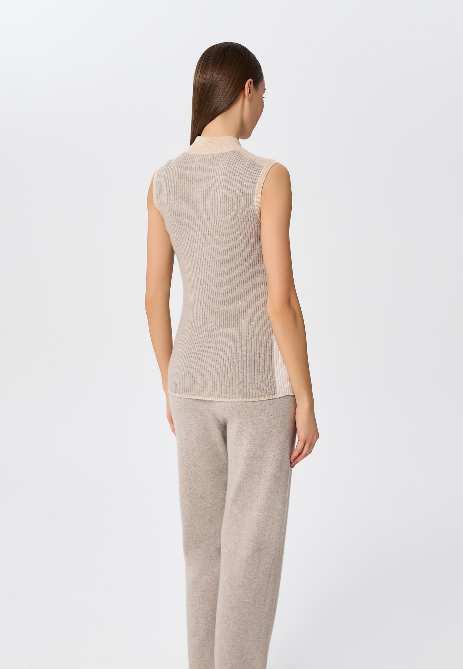 Водолазка без рукавів із кашеміру